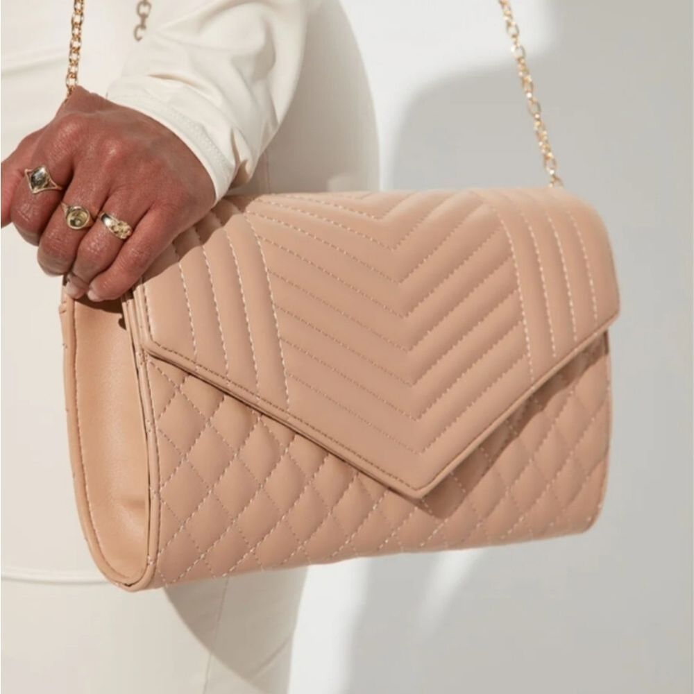 🆕️👜FASHION NOVA Long Time Coming Handbag - Nude